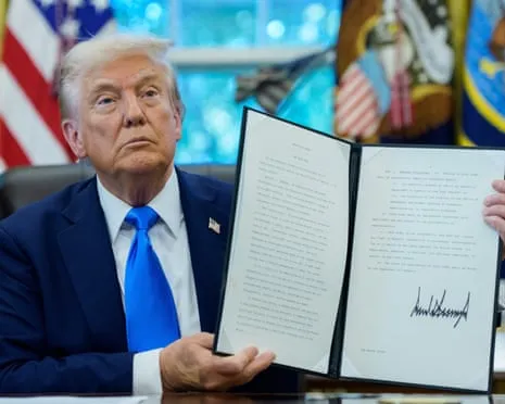 Trump Signs Proclamation Imposing Annual $100,000 Fee on Work Visa Applications
